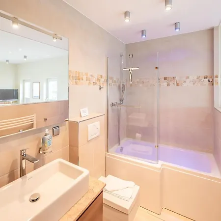 Strandvillen - Mit Meerblick, 2 Schlafzimmern Und Balkon Sv-768